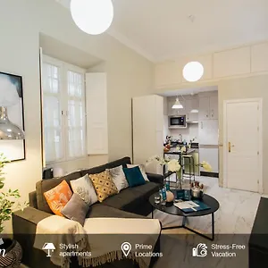 Comfortable Duplex- 1bd 2bth- Dean Miranda Seville