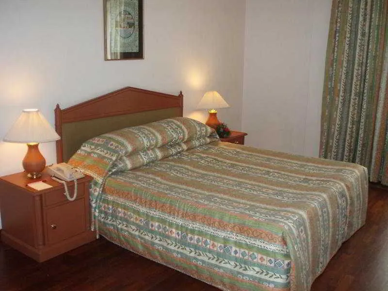 Hotel Abad Plaza Kochi