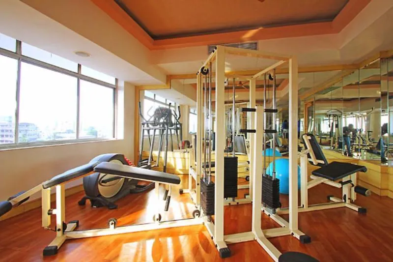Hotel Abad Plaza Kochi 4*,