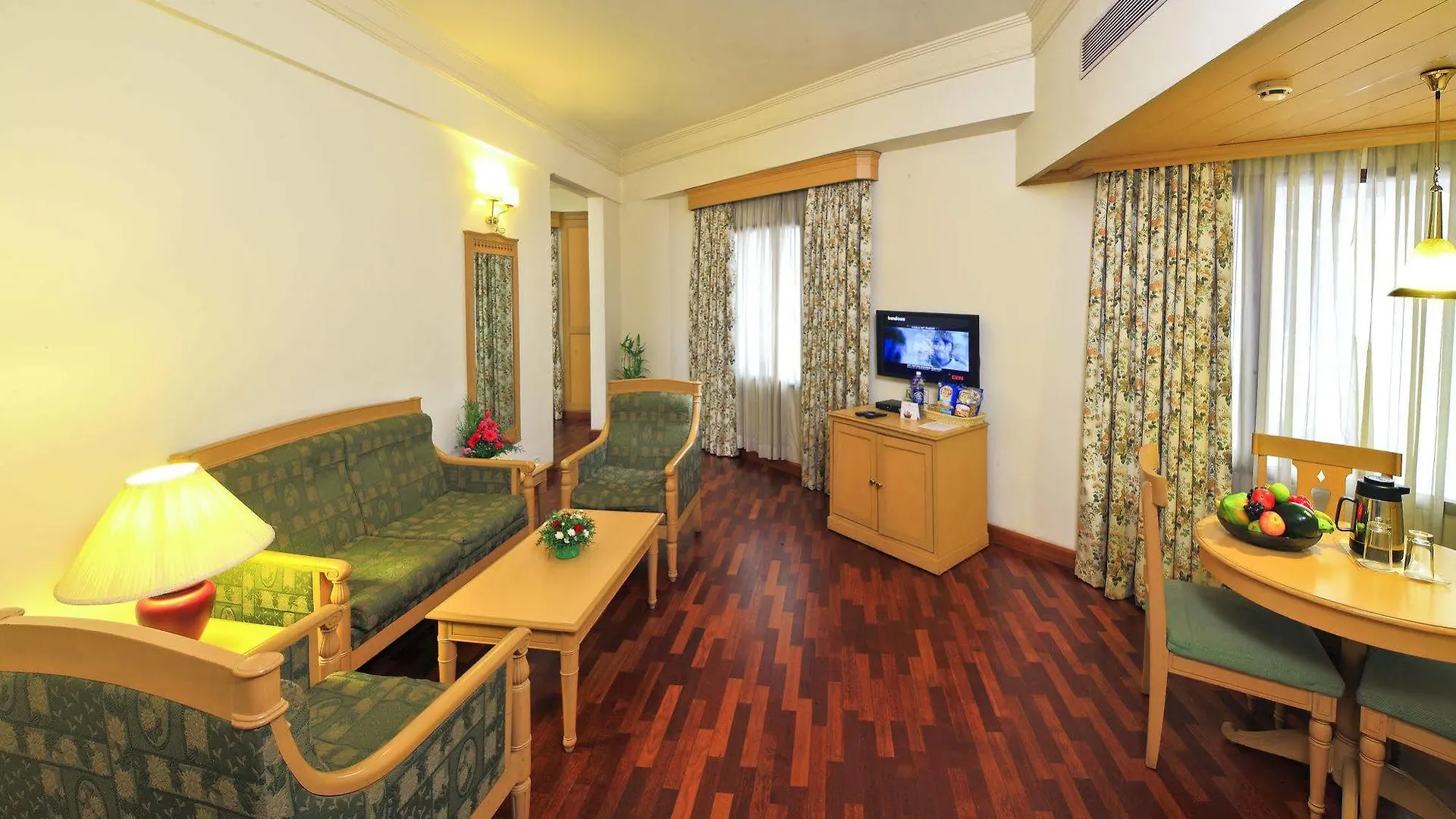 Hotel Abad Plaza Kochi