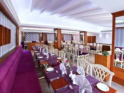 Hotel Abad Plaza Kochi