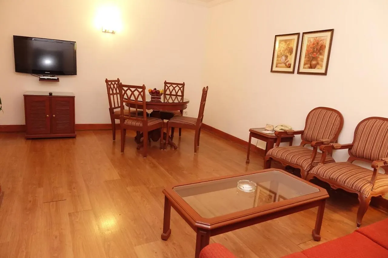 Hotel Abad Plaza Kochi