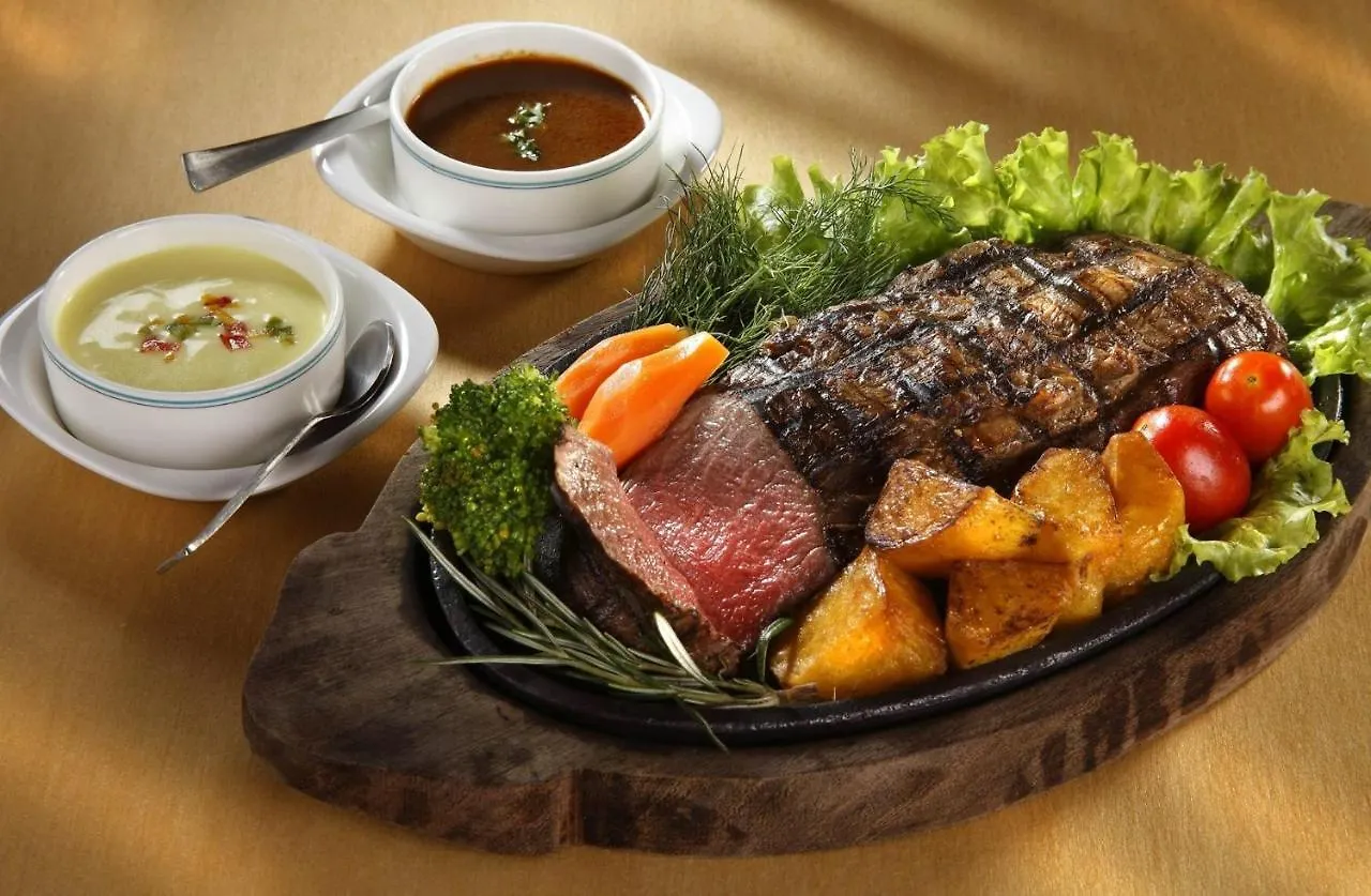 Hotel Abad Plaza Kochi 4*,